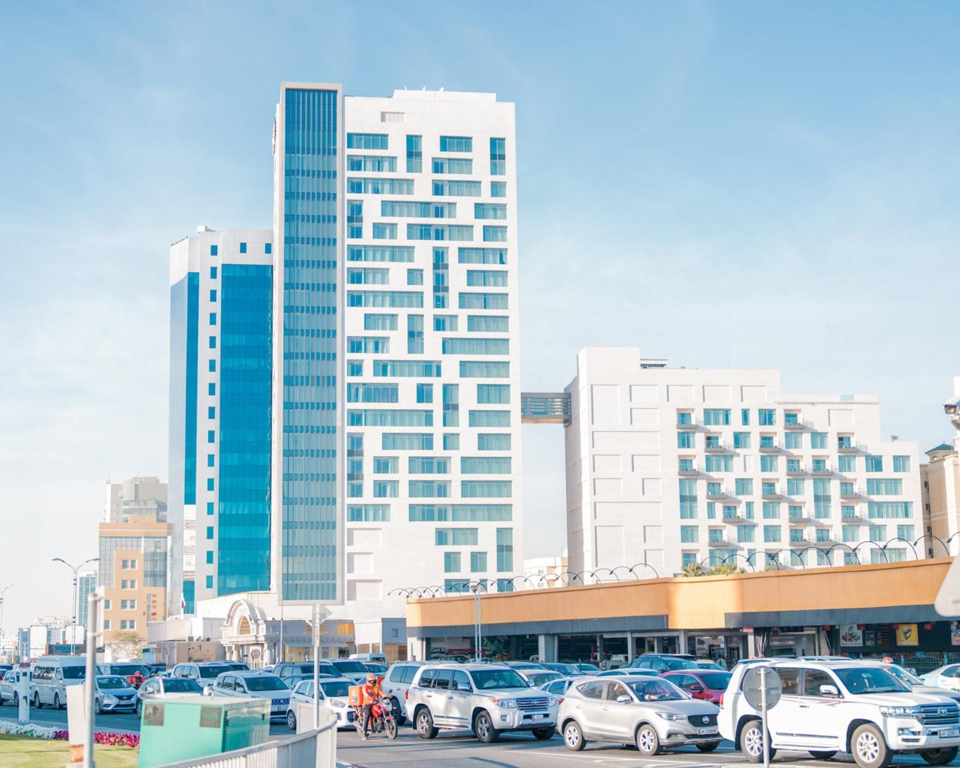 Abesq Doha Hotel And Residences, An Ihg Hotel Exterior photo Al-Emarat Hospital